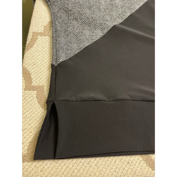 Joseph Ribkoff  black/ gray Color-Blocked Top Style - 223043, size 14 - Picture 5 of 9